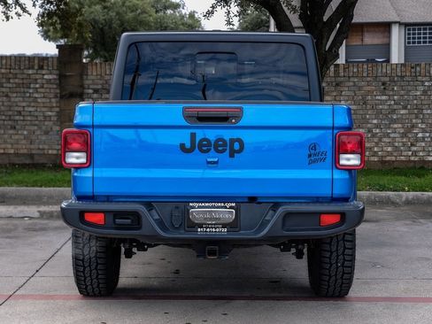 Used 2021 Jeep Gladiator Willys image 18