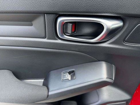 Used 2023 Honda Civic Sport image 33