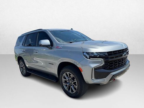 Used 2023 Chevrolet Tahoe Z71 w/ Luxury Package AWD/4WD image 3