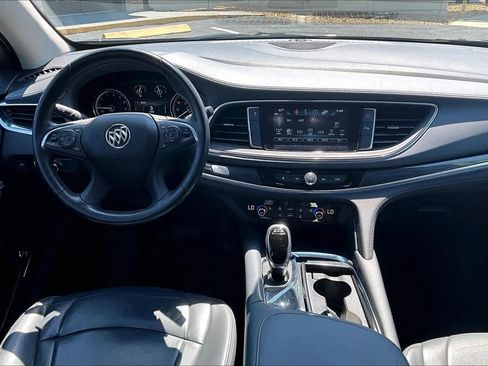 Used 2019 Buick Enclave Essence image 5