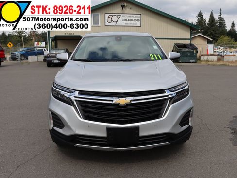 Used 2022 Chevrolet Equinox LT w/ Driver Convenience Package image 11