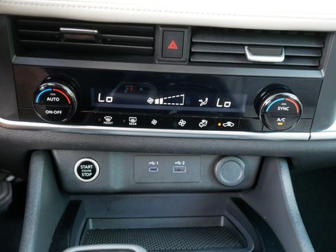 Certified 2023 Nissan Rogue SV AWD/4WD image 23