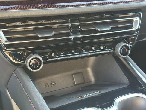 New 2026 Chevrolet Traverse Z71 w/ Enhanced Driving Package image 10