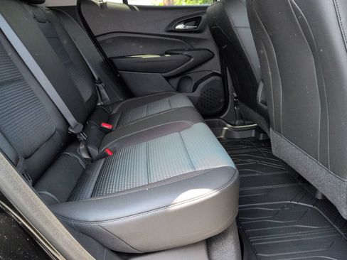 New 2026 Chevrolet Trax LT w/ Sunroof Package FWD image 23