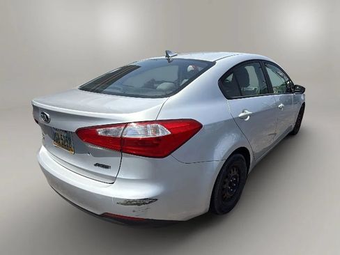 Used 2015 Kia Forte LX FWD image 4
