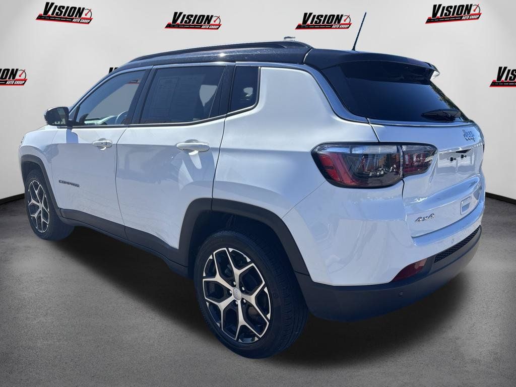 Used 2024 Jeep Compass Limited AWD/4WD image 8