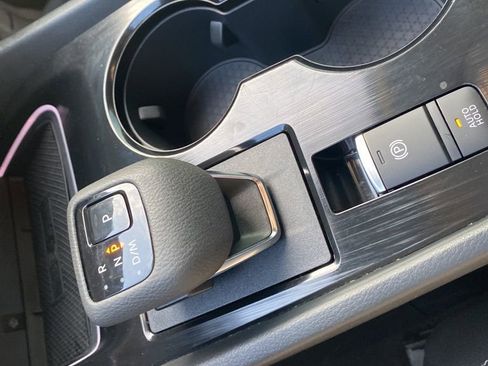 Used 2024 Nissan Rogue SL image 25