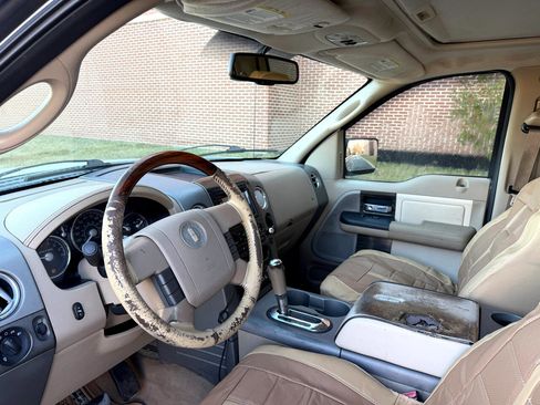 Used 2007 Lincoln Mark LT 4x4 image 13