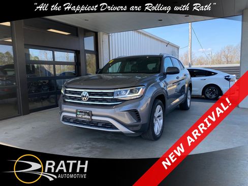 Used 2022 Volkswagen Atlas Cross Sport SE image 1