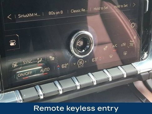 Used 2025 GMC Yukon Denali AWD/4WD image 19