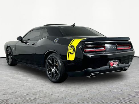 Used 2016 Dodge Challenger R/T Scat Pack RWD image 4