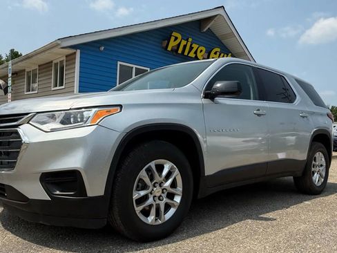 Used 2020 Chevrolet Traverse LS image 2