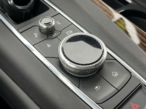 Used 2023 Cadillac Escalade Premium Luxury image 46