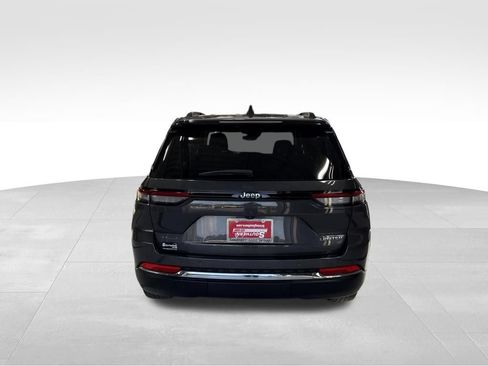 Used 2022 Jeep Grand Cherokee Limited AWD/4WD image 4