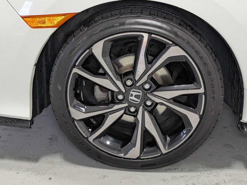 Used 2018 Honda Civic Sport Touring image 3