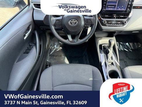 Used 2020 Toyota Corolla LE FWD image 14