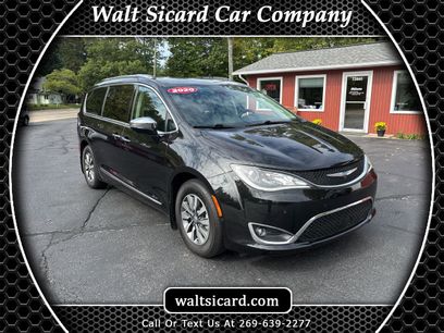 Used 2020 Chrysler Pacifica Limited w/ Advanced Safetytec Group
