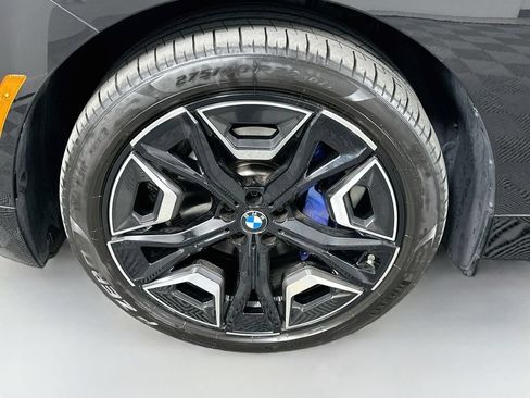 Used 2024 BMW iX xDrive50 w/ Sport Package AWD/4WD image 31