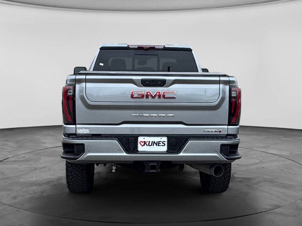 Used 2025 GMC Sierra 3500 AT4 w/ AT4 Premium Plus Package AWD/4WD image 9