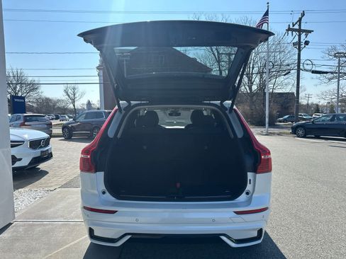 Used 2025 Volvo XC60 B5 Plus image 11