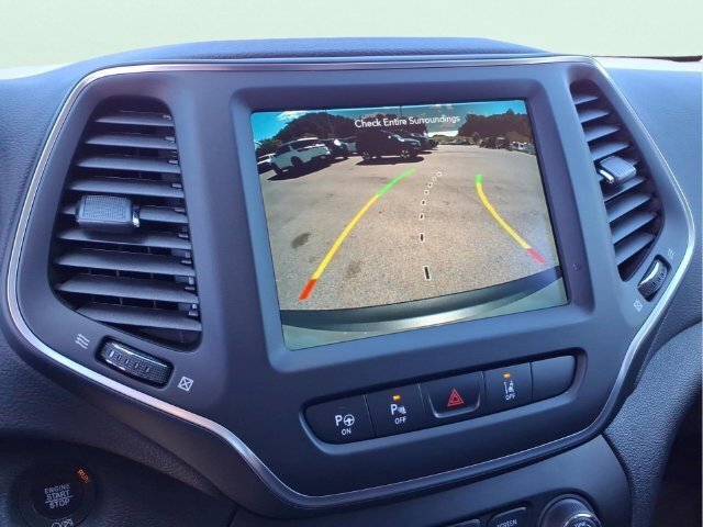 Used 2023 Jeep Cherokee Altitude Lux AWD/4WD image 29