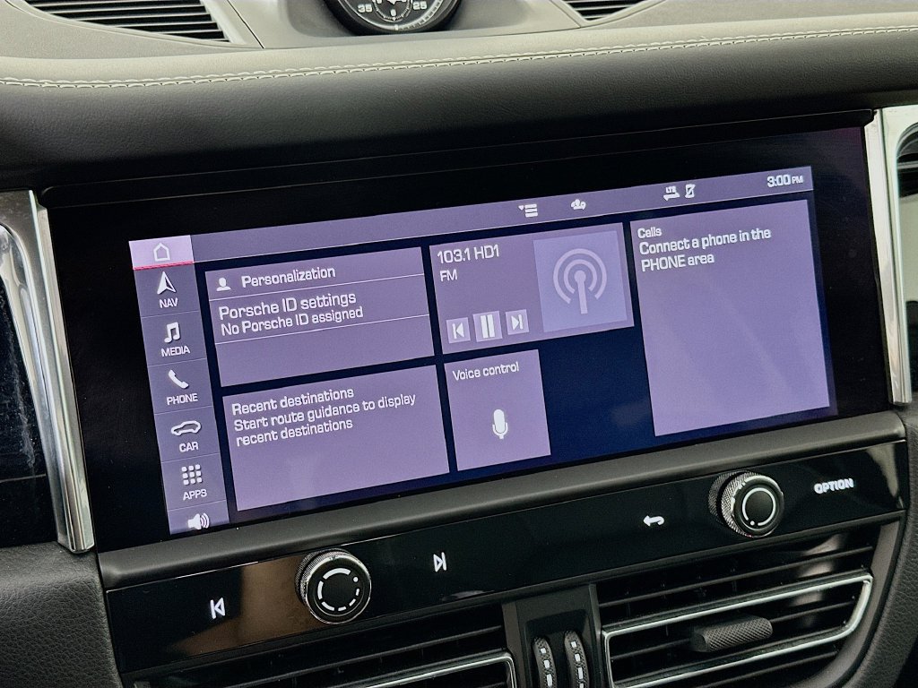 Certified 2025 Porsche Macan AWD/4WD image 15