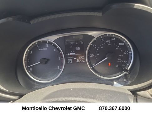Used 2025 Nissan Versa S w/ Trunk Package FWD image 17