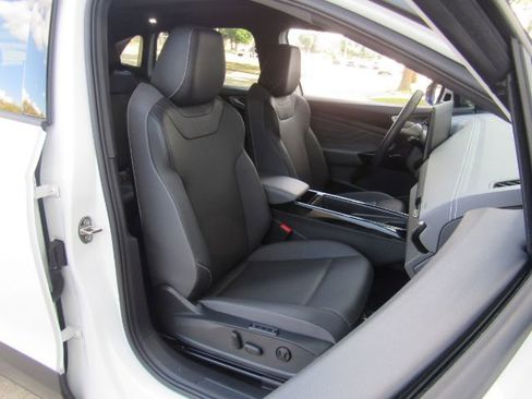 Used 2024 Volkswagen ID.4 S image 26