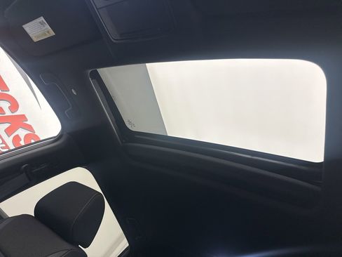 Used 2025 Honda CR-V Sport image 23