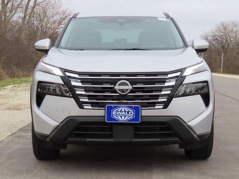 Used 2025 Nissan Rogue SV AWD/4WD image 10