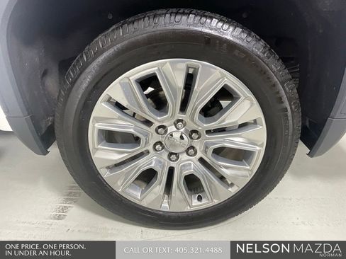 Used 2021 GMC Sierra 1500 Denali w/ Denali Ultimate Package AWD/4WD image 10