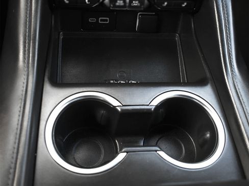 Used 2024 Chevrolet Tahoe Z71 w/ Luxury Package image 23