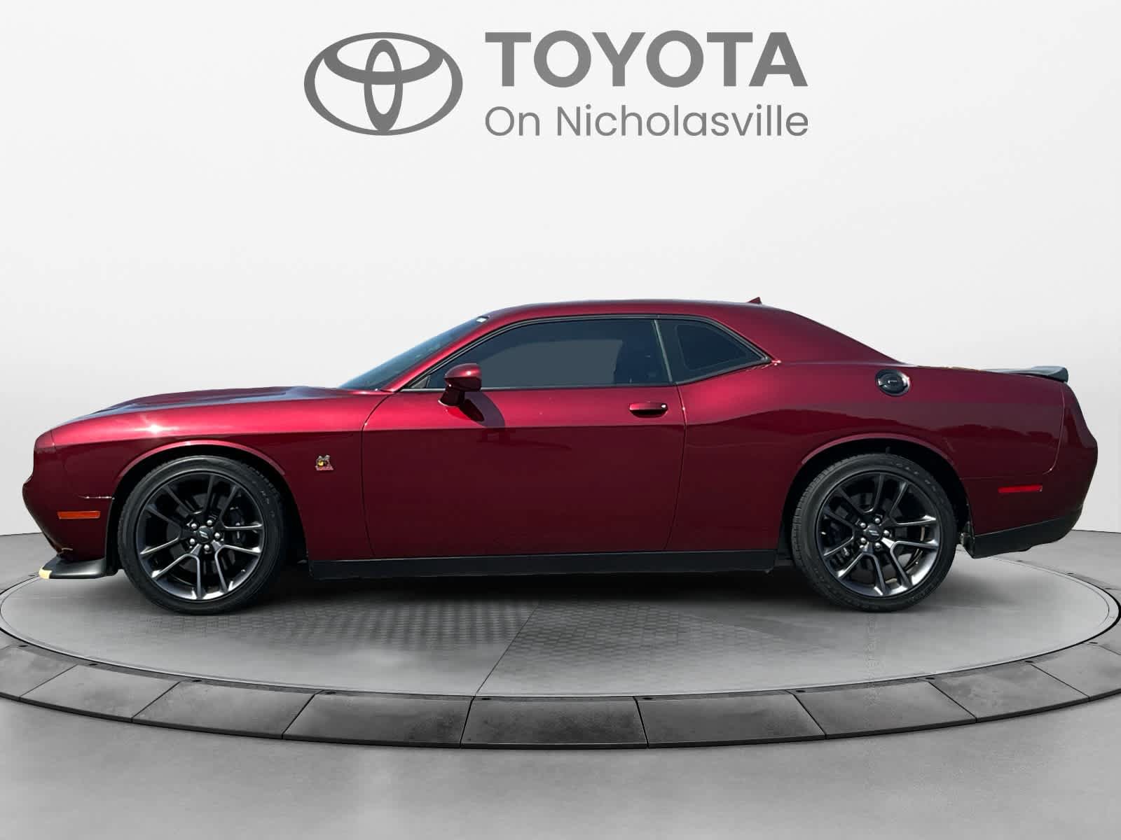 Used 2023 Dodge Challenger R/T Scat Pack RWD image 2