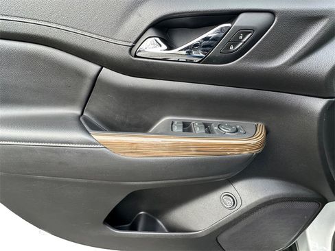 Used 2020 GMC Acadia SLE w/ Driver Convenience Package image 11