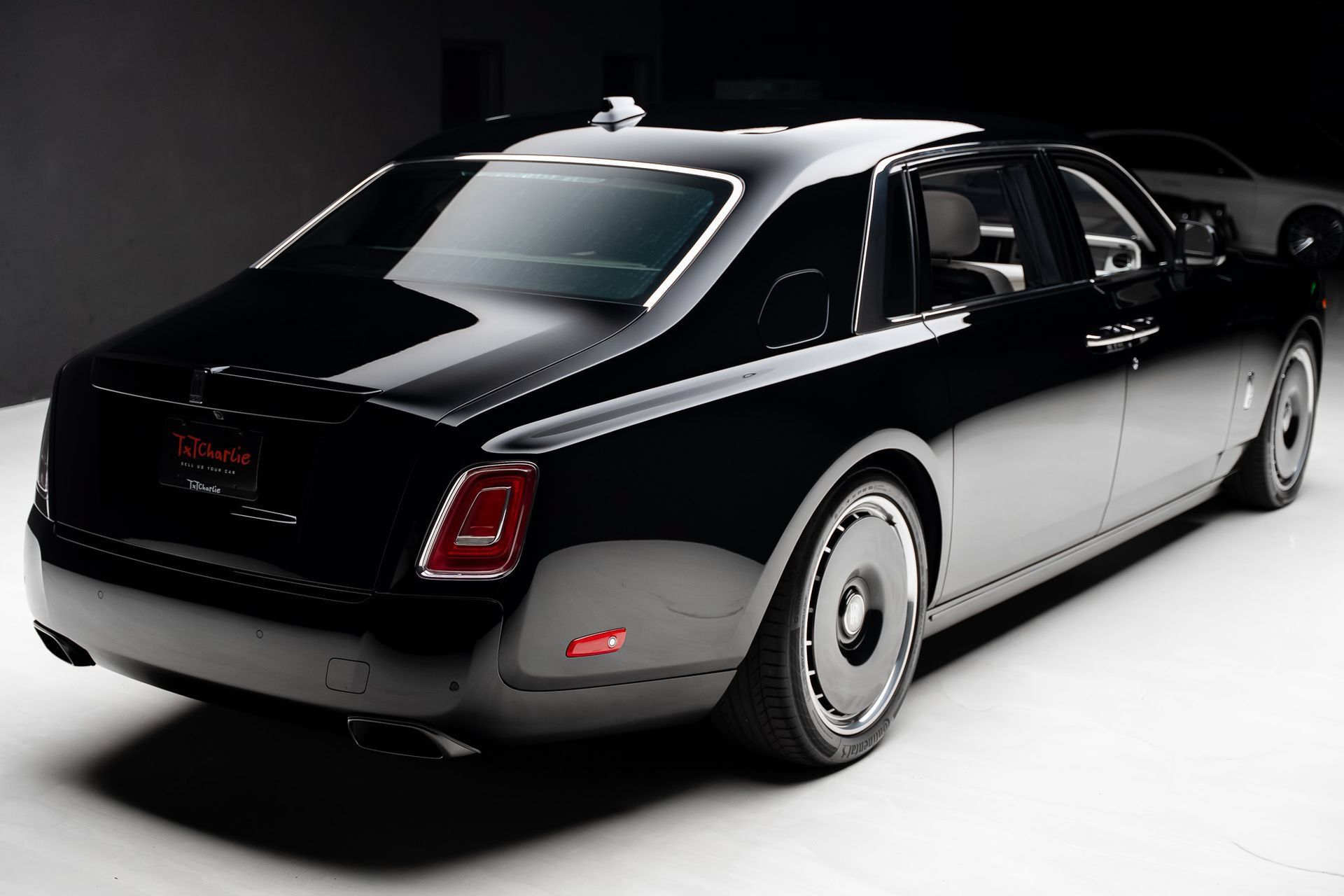 Used 2024 Rolls-Royce Phantom Extended Wheelbase RWD image 34