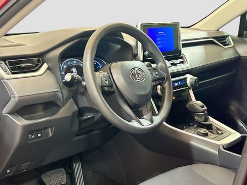 Used 2023 Toyota RAV4 LE AWD/4WD image 7