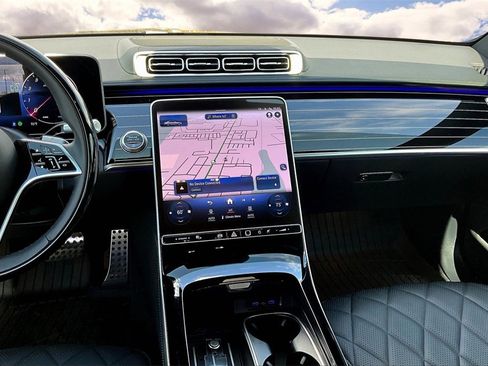 Used 2025 Mercedes-Benz S 580 4MATIC Sedan image 9
