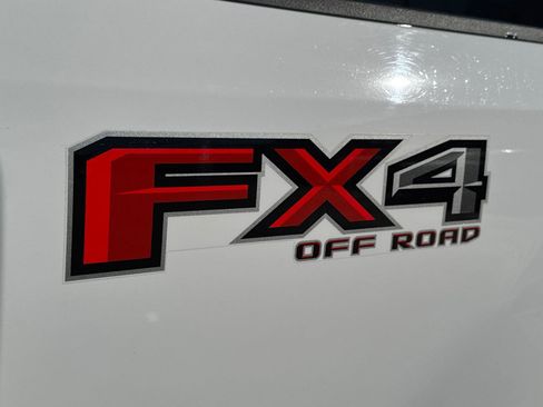 Certified 2020 Ford F250 Lariat w/ Lariat Ultimate Package image 9