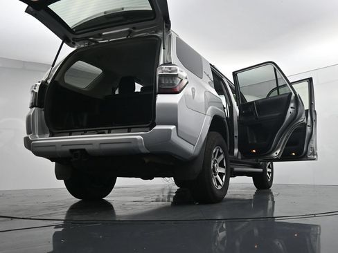 Used 2021 Toyota 4Runner TRD Off-Road AWD/4WD image 30