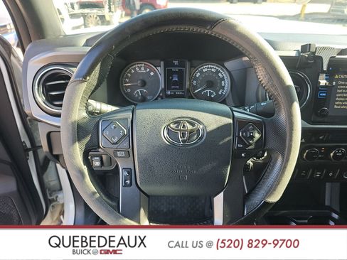 Used 2017 Toyota Tacoma TRD Sport image 16
