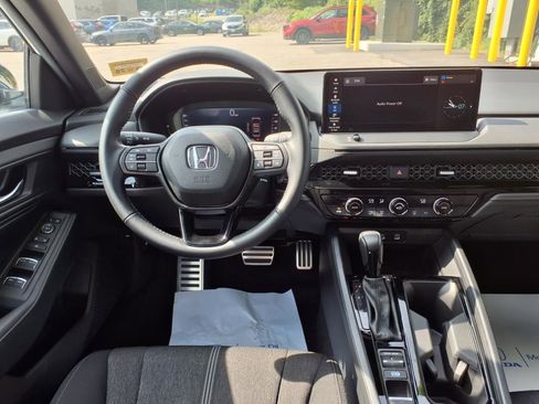Used 2024 Honda Accord Sport image 9