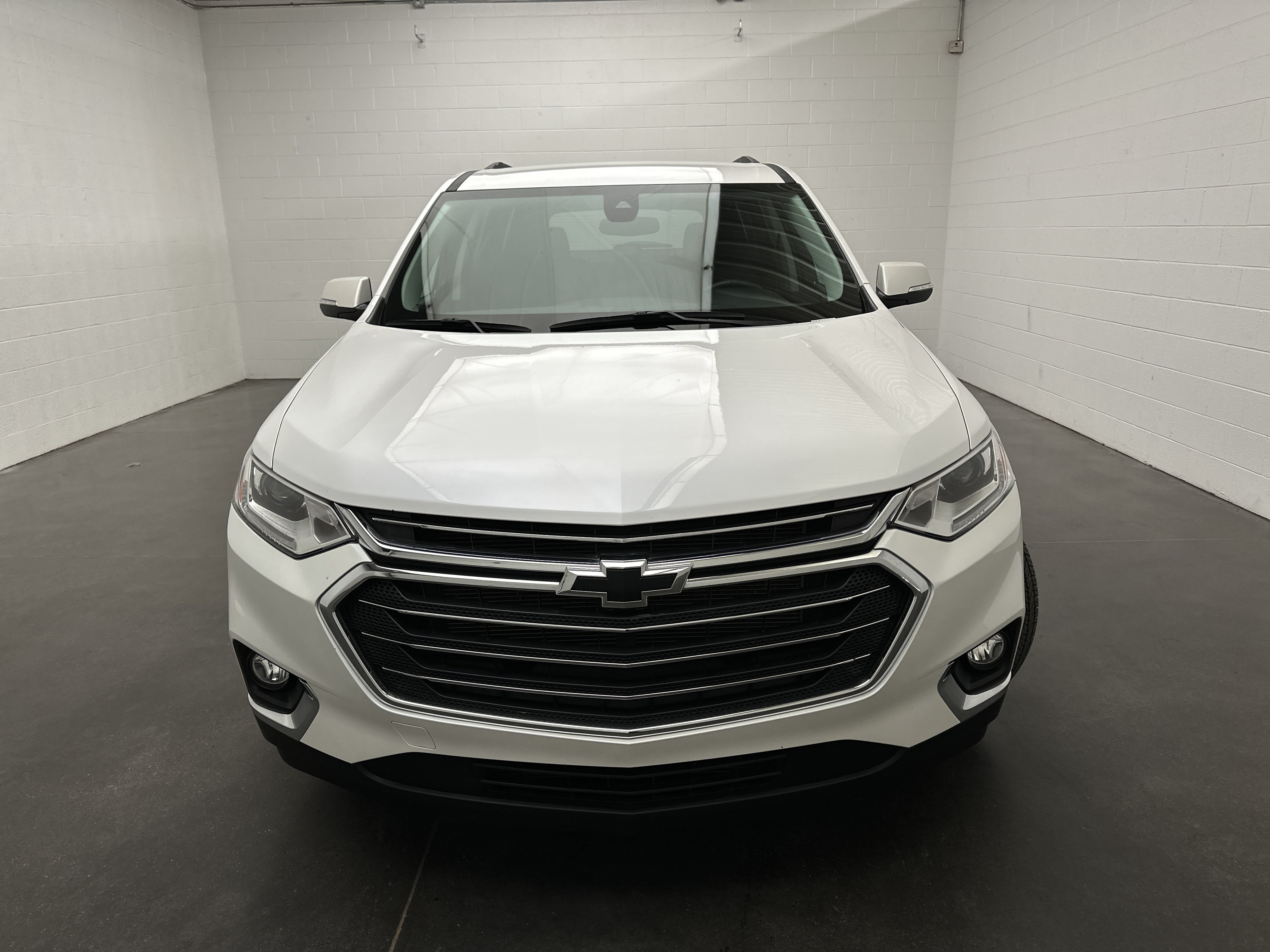 Used 2021 Chevrolet Traverse LT AWD/4WD image 3