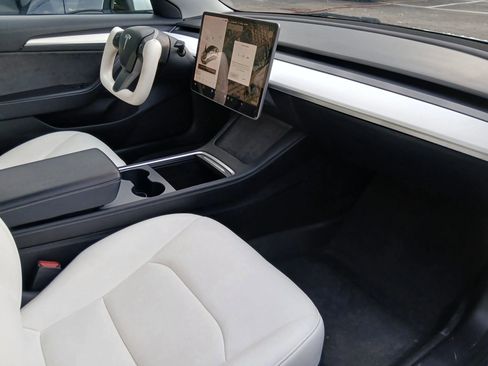 Used 2021 Tesla Model 3 Standard Range Plus RWD image 18
