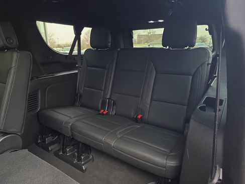 Used 2021 Chevrolet Suburban LT image 36