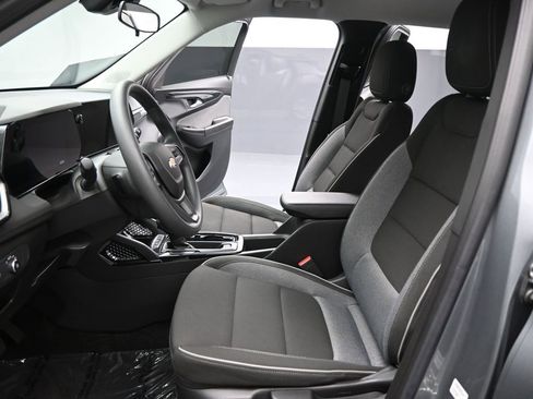 Used 2024 Chevrolet TrailBlazer LS image 10