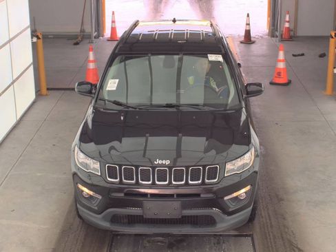 Used 2018 Jeep Compass Latitude w/ Popular Equipment Group image 11