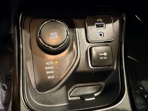 Used 2018 Jeep Compass Limited w/ Navigation Group AWD/4WD image 47