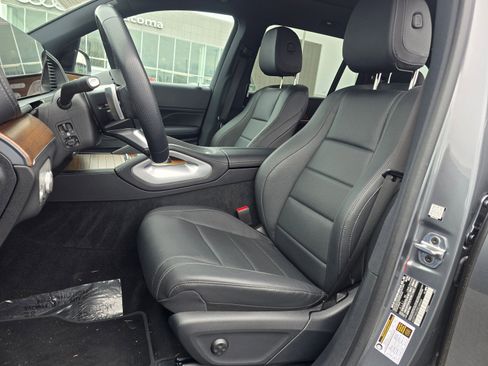 Used 2024 Mercedes-Benz GLS 450 4MATIC image 13