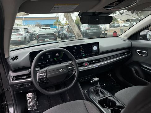 Used 2025 Kia K4 FWD image 34