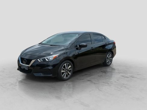 Used 2021 Nissan Versa SV FWD image 4